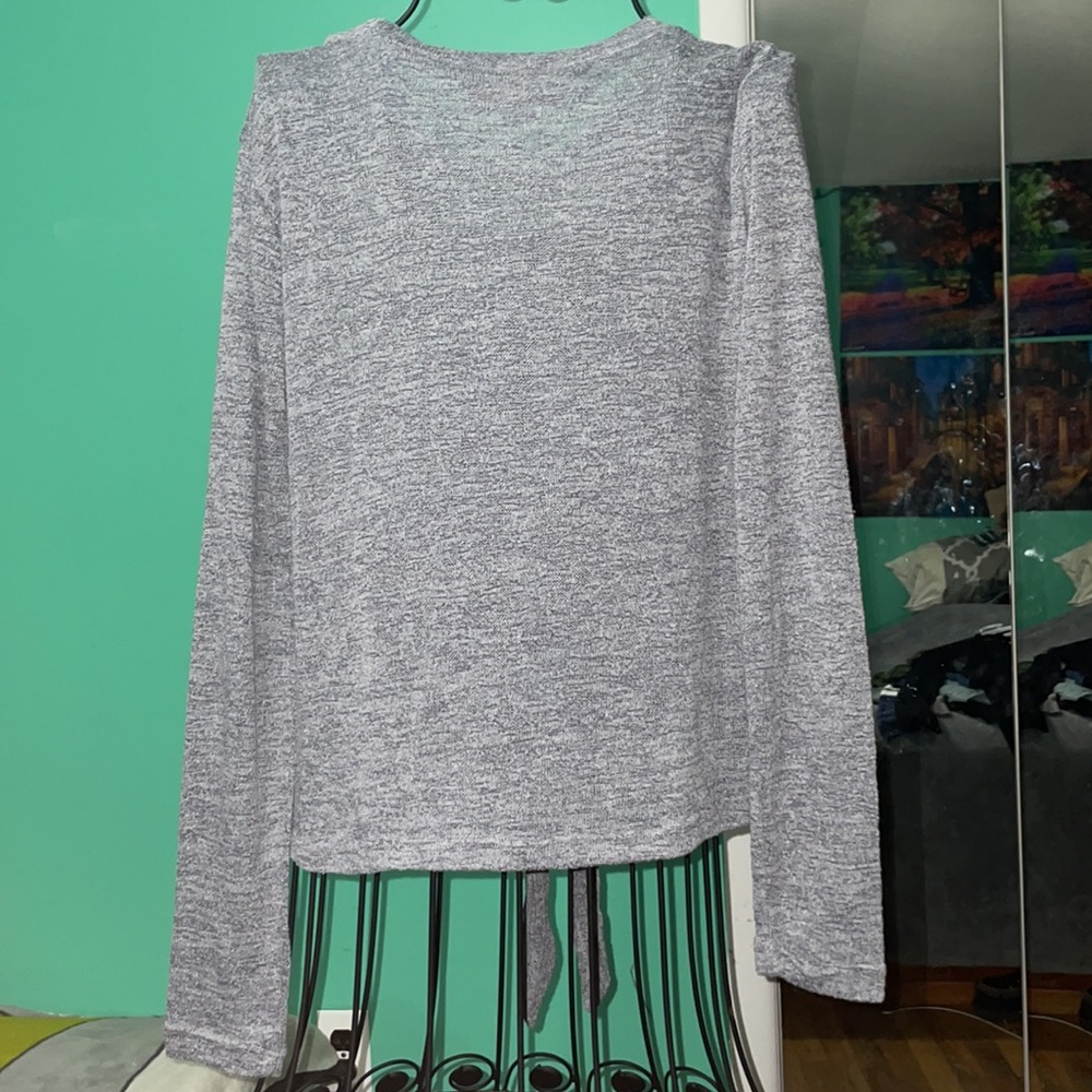 Long sleeve gray shirt - Picture 2 of 2